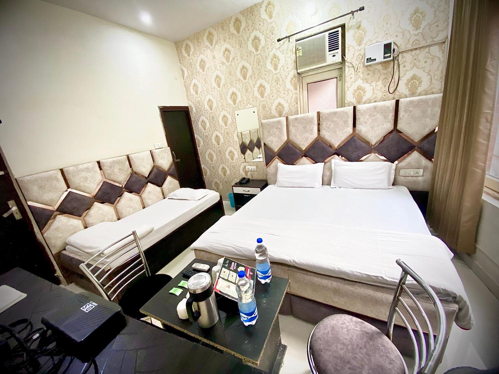 Swaran House Hotel Amritsar Exterior photo
