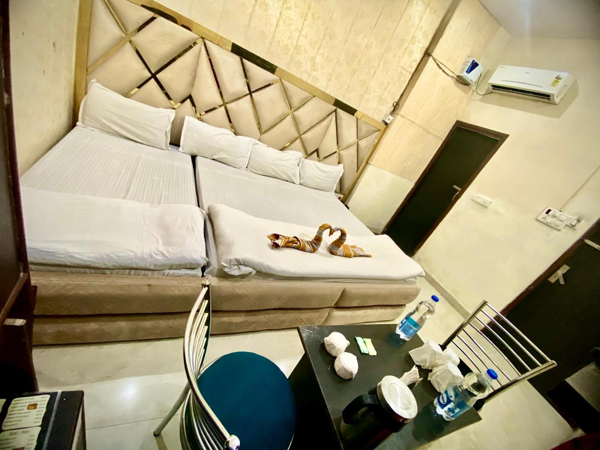 Swaran House Hotel Amritsar Exterior photo