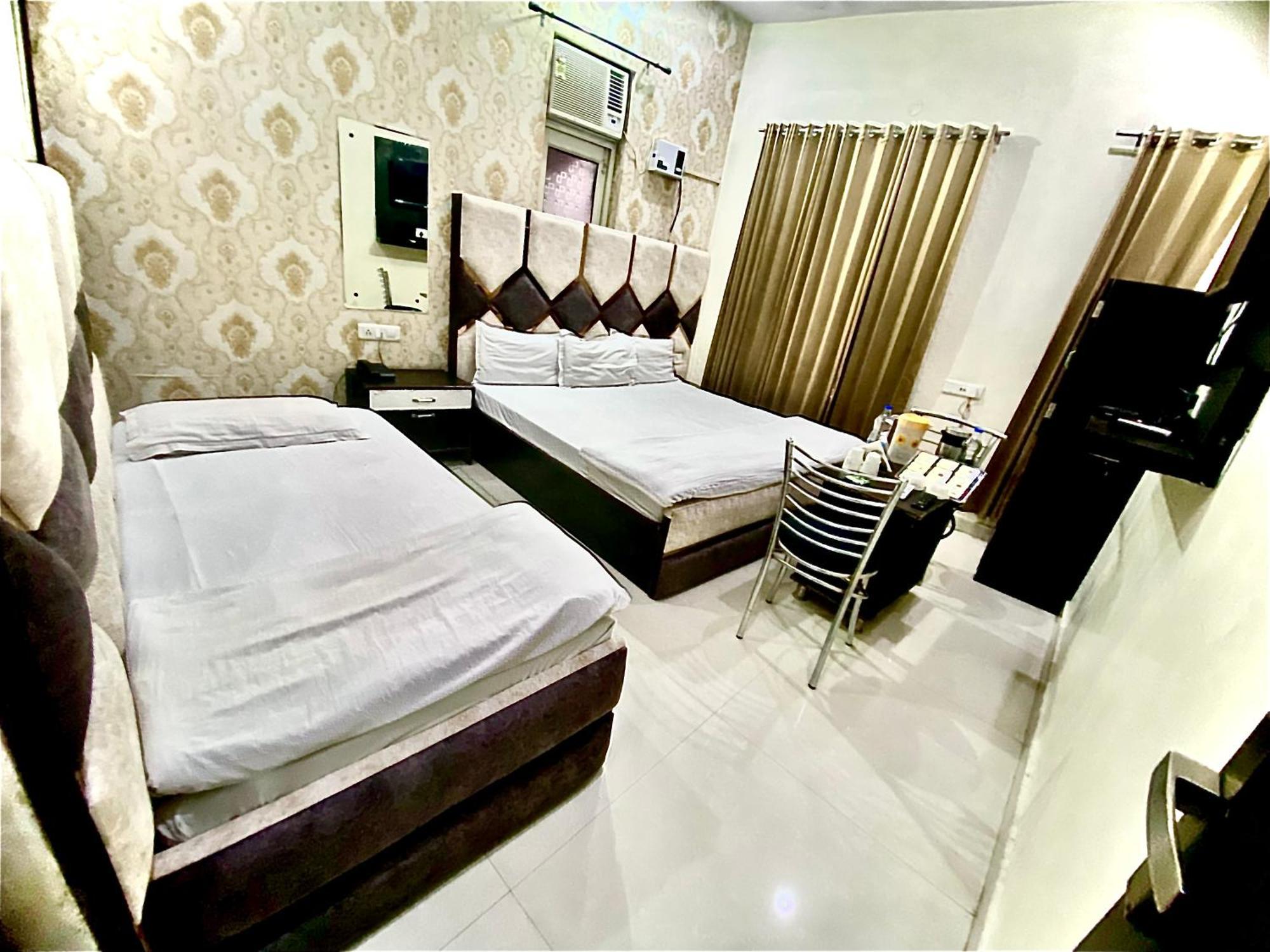 Swaran House Hotel Amritsar Exterior photo