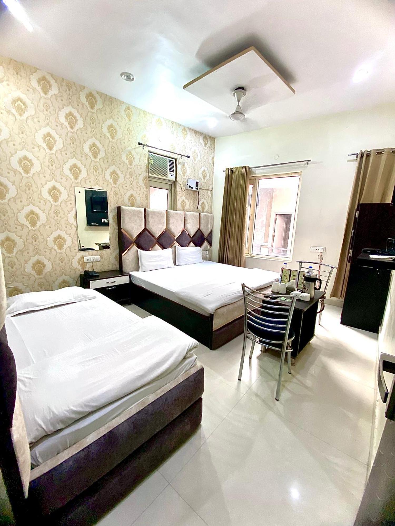 Swaran House Hotel Amritsar Exterior photo